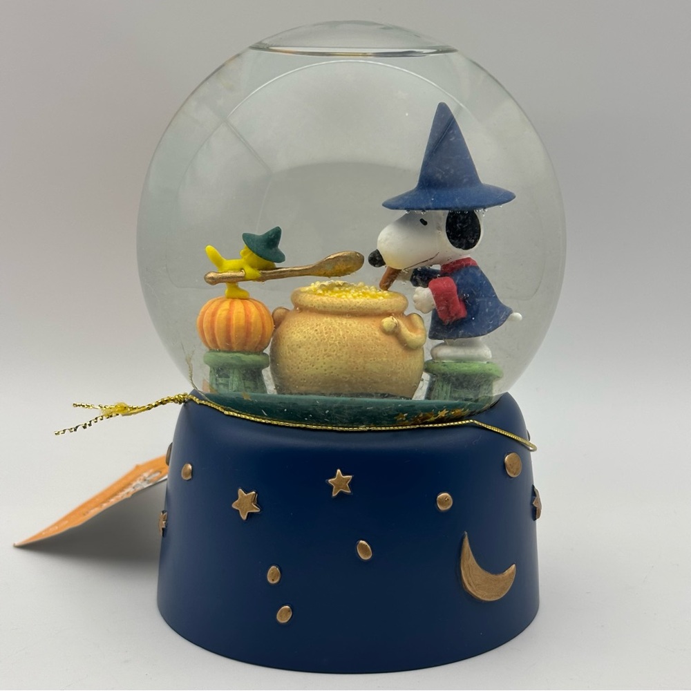 Department 56 Peanuts Snoopy "Sorcerer‘s Apprentice" Halloween Snowglobe - New - Picture 6 of 13
